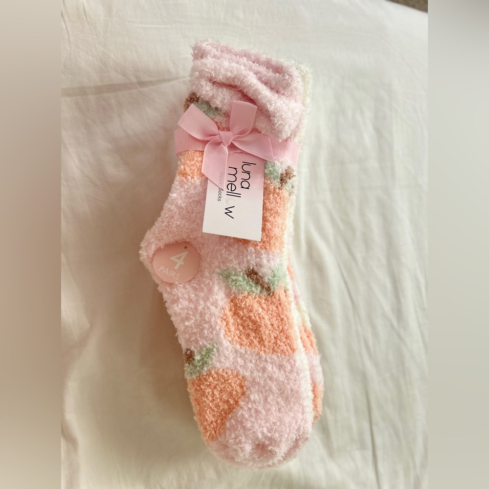 Luna Mellow Fuzzy Pink Socks